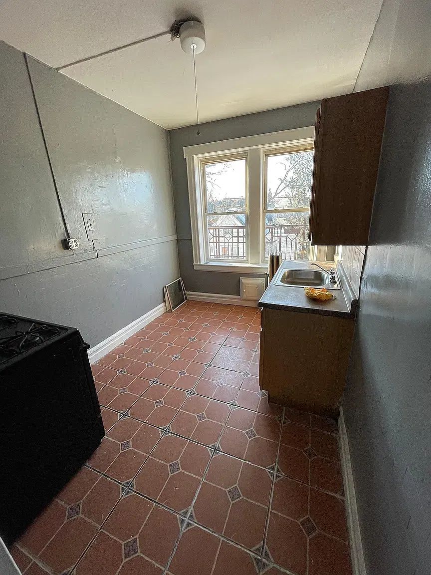 2 bed, 800 sqft, $1,749 — Photo 1