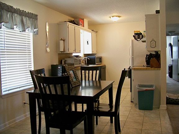 5th image of 310 Valley View Dr