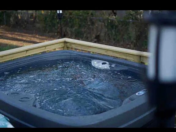 Hot tub seats 4 -5 comfortably