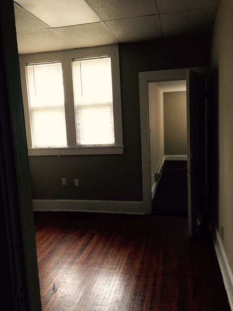 2nd image of 636 Oak St APT 6