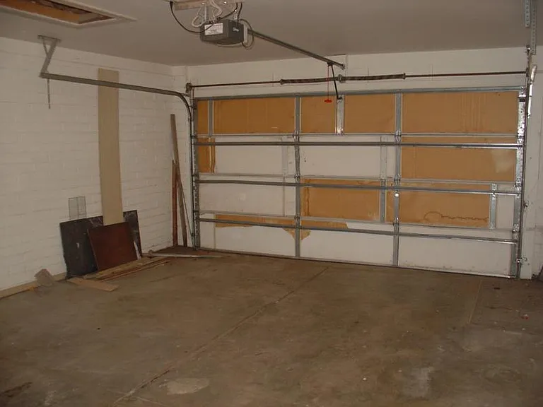 1823 W Fairmount Ave — Photo 18