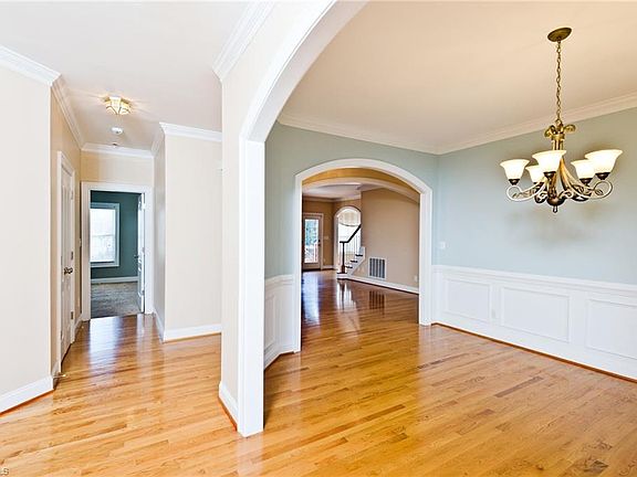 3rd image of 7792 Crabtree Valley Ct