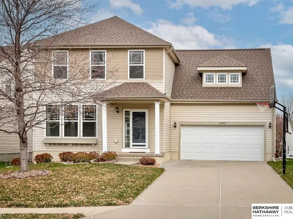 19002 Hansen St, Omaha, NE 68130