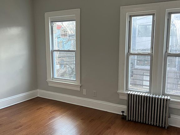 3rd image of 54 Jewett Ave #3