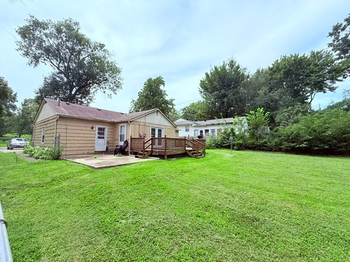 9812 One-Level Home in Independence with Huge Backyard & Brand-New Carpet — Photo 4