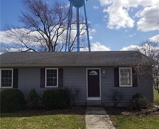 3rd image of 109 Dewey St