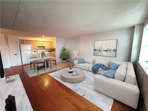 221 Beach 80th St APT 4B, Rockaway Beach, NY 11693