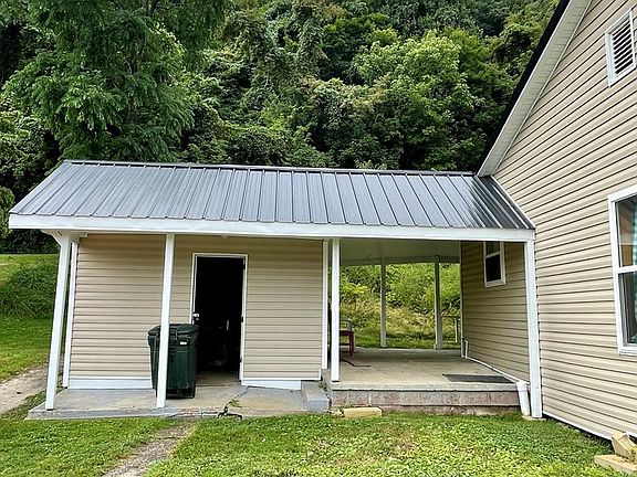 2nd image of 503 Roberson Dr #M