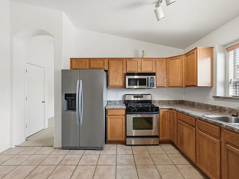 2403 W White Feather Ln — Photo 8