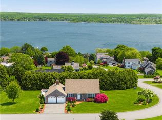 80 Sea Meadow Dr, Portsmouth, RI 02871