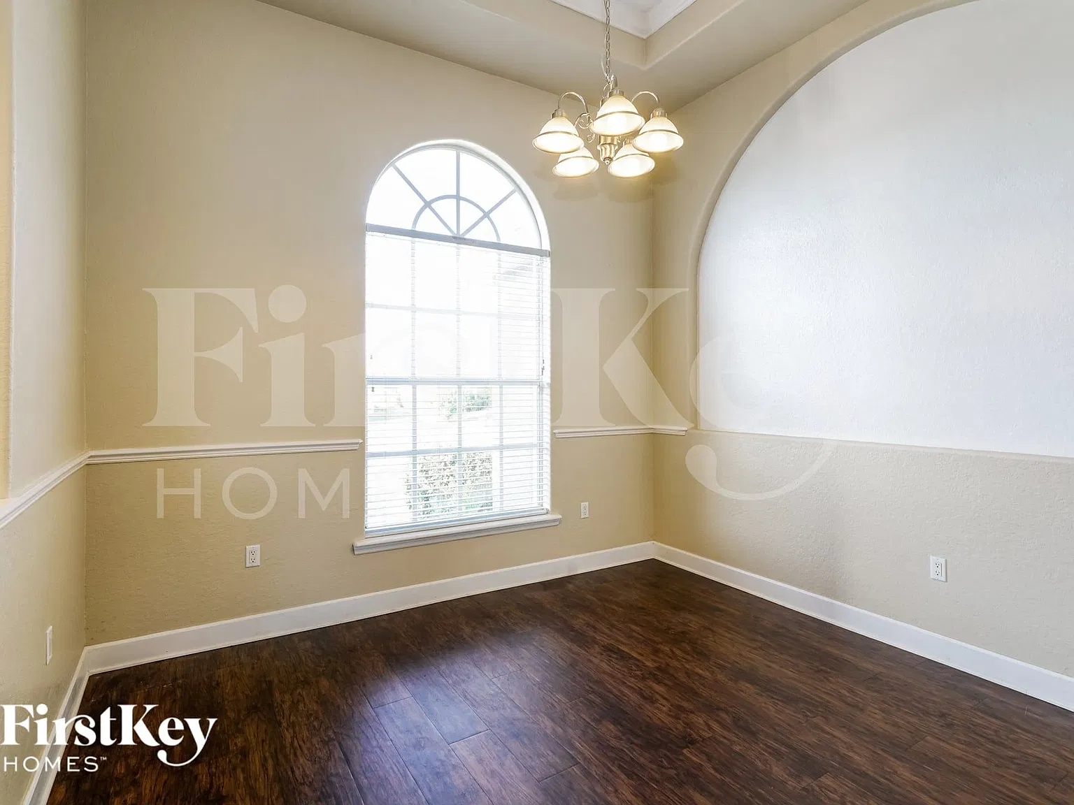 4 bed, 3.0 bath, 2384 sqft, $3,375 — Photo 4