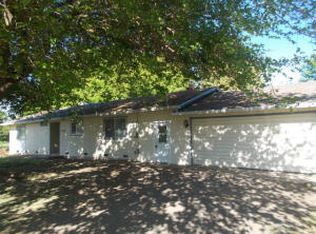 21176 Shelly Ln, Anderson, CA 96007