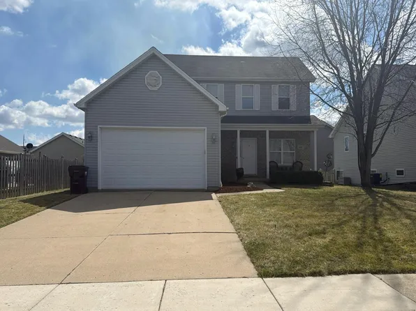 530 Prairie Ridge Dr, Woodstock, IL 60098