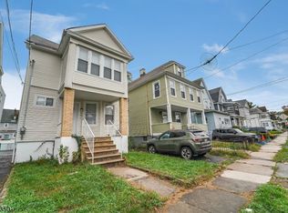 32 Dover St, Newark, NJ 07106