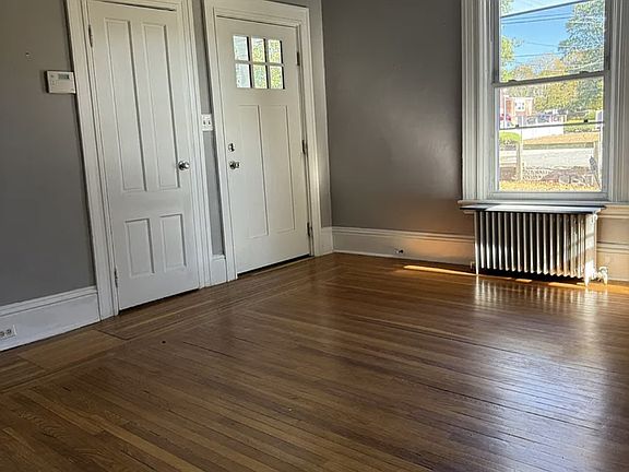 5th image of 532 Blackstone St #1
