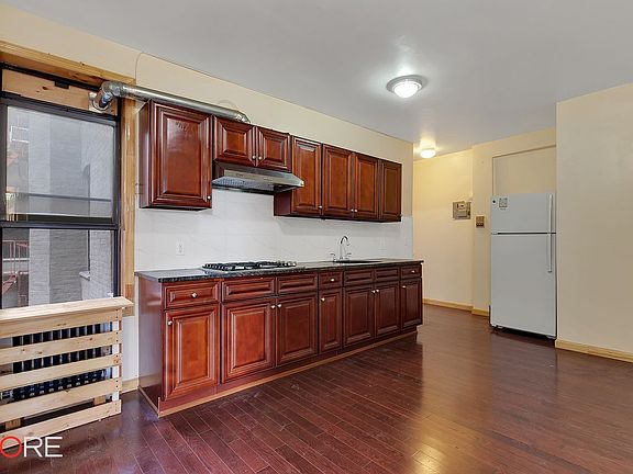 2nd image of 843 60th St #B5