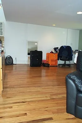 Rented by Tower Brokerage | media 30