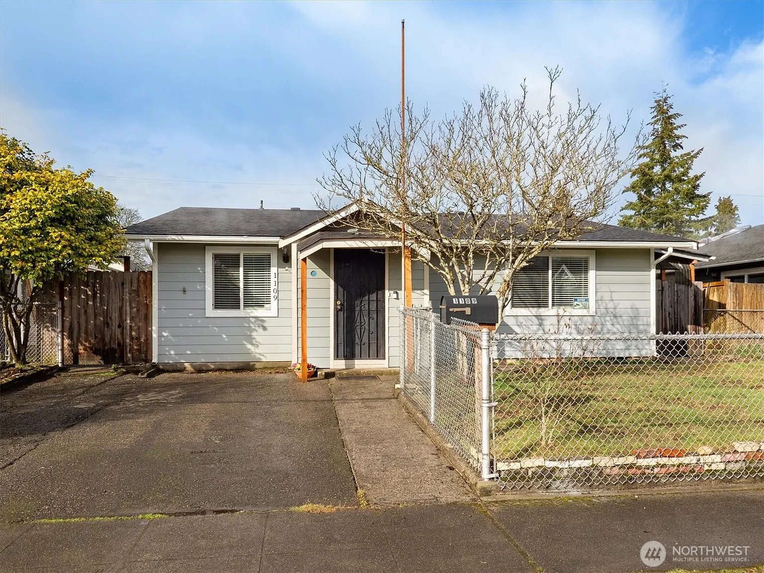 1109 E Harrison Street photo 1