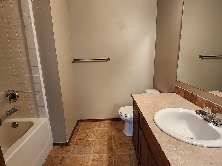 199 Goldmyer Dr — Photo 17