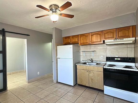 4th image of 100 NW 30th Ave #9