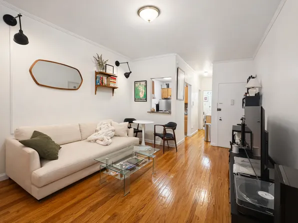 114 Suffolk Street image 1 of 3