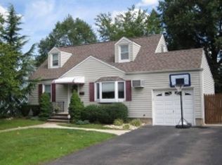 1416 Prospect Dr, Linden, NJ 07036