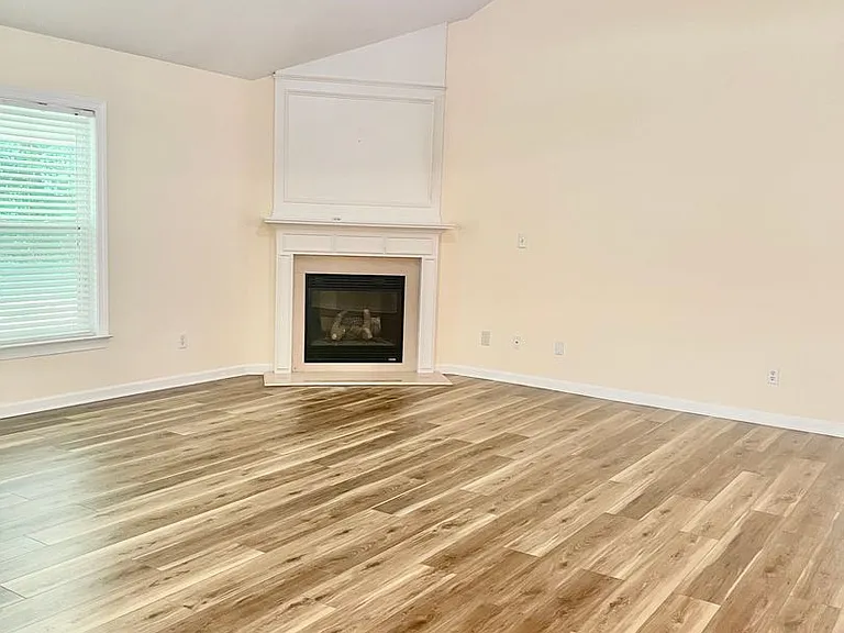 373 Southgate Dr — Photo 27