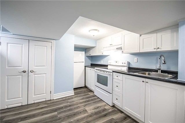 2nd image of 2 Ravenrock Ct