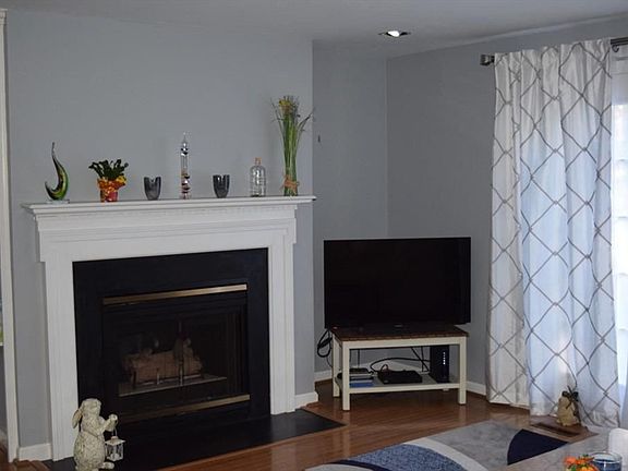 3rd image of 283 E Main St APT 34