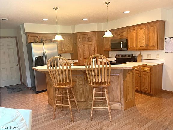 5th image of 1102 Evergreen Dr NW