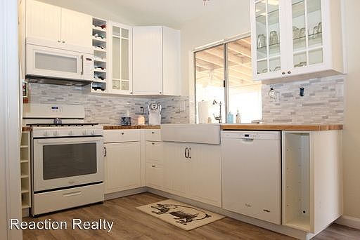 3rd image of 6394 N Azalea Ave