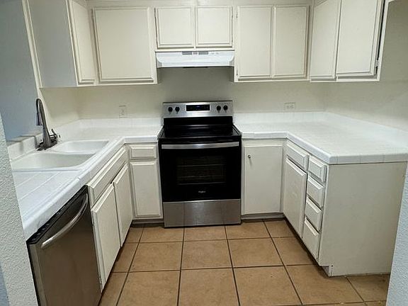3rd image of 20615 Vanowen St #208