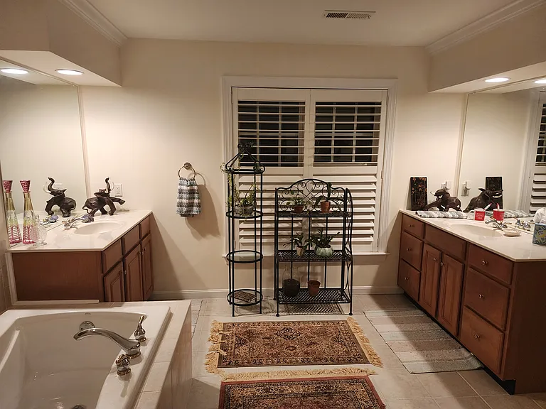 304 Arthur Ct #304 — Photo 13