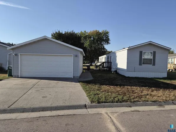 1801 E Sage Pl, Sioux Falls, SD 57103