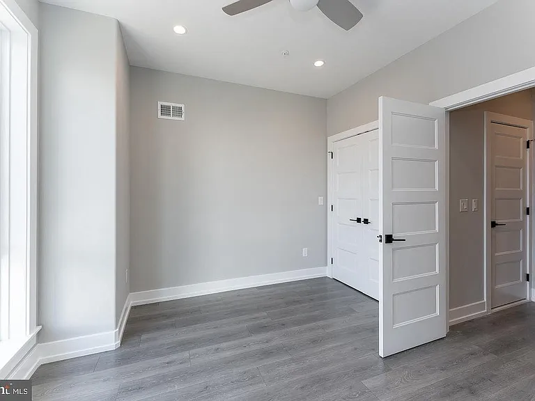 2127 N Randolph St — Photo 29