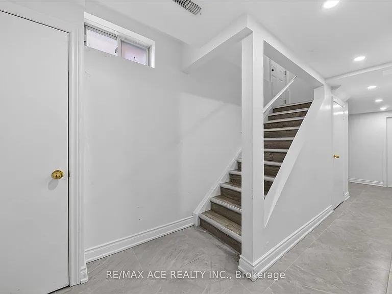 110 Blue Willow Dr — Photo 28