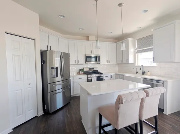 29W730 Cambridge #730, Warrenville, IL 60555