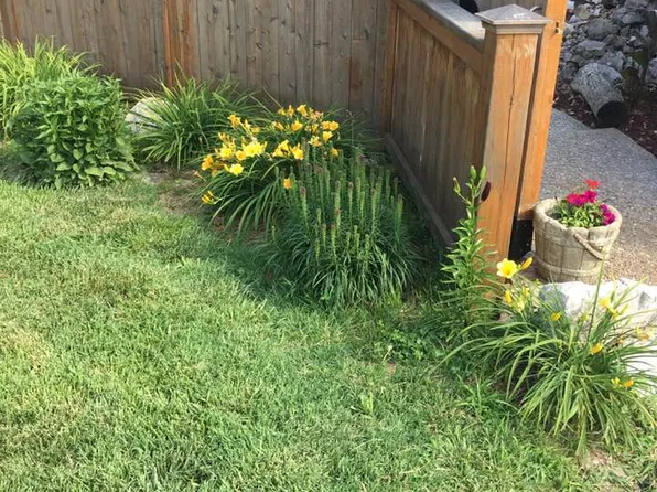 104 Sluder Ave, Fairfield, IL 62837