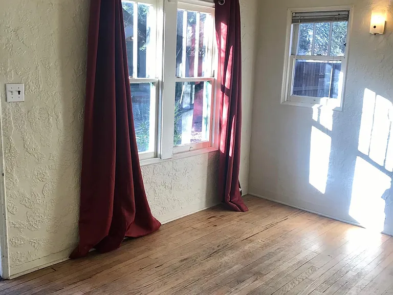 1128 N Tyndall Ave #6 — Photo 11