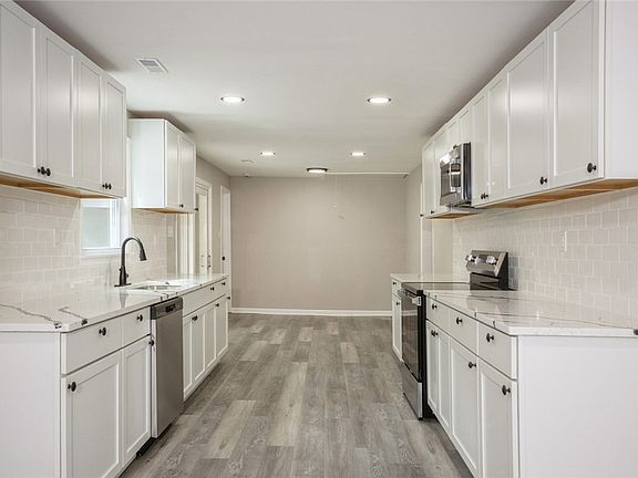 5th image of 2889 N 25th St
