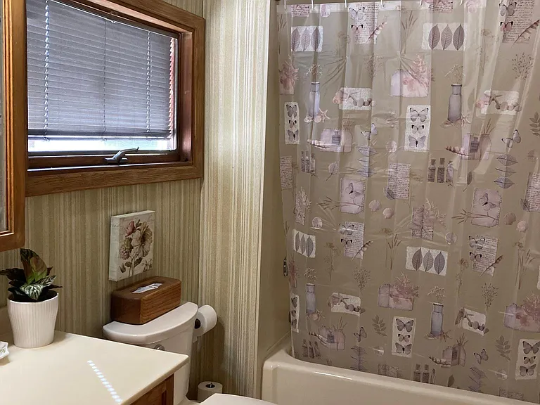 741 Ferdinand St — Photo 34