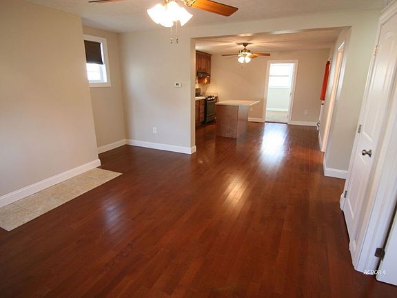 4th image of 919 4th Ave