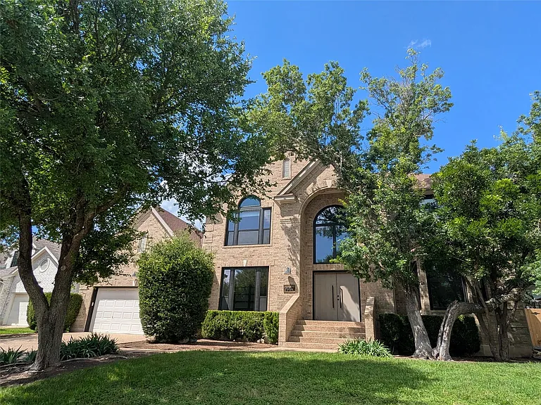 9257 Scenic Bluff Dr — Photo 34