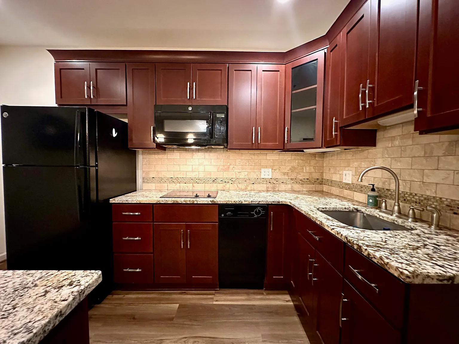 8405 Dogwood Rd — Photo 2