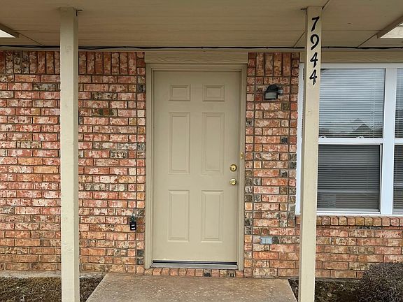 2nd image of 7944 NW Crossland Cir #7944
