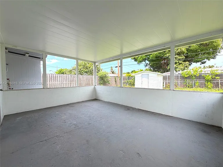1740 SW 47th Ave — Photo 19