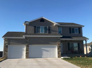 6506 Bridle Ln, Lincoln, NE 68516