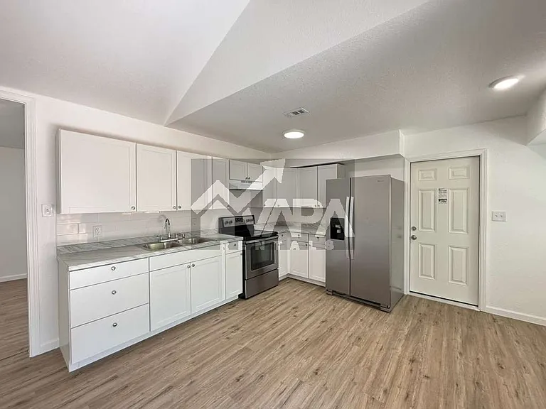 8827 Slumber Ln — Photo 4