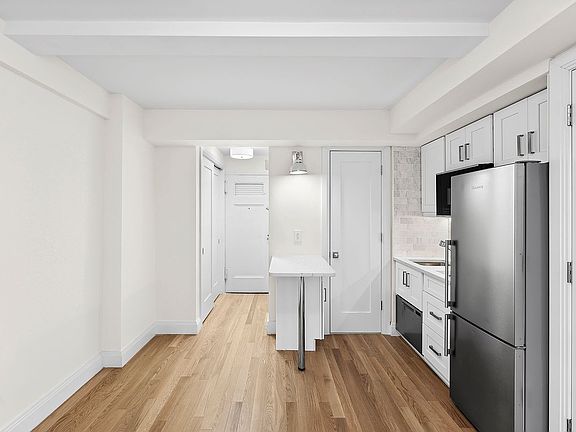 2nd image of 304 E 41st St APT 1103A