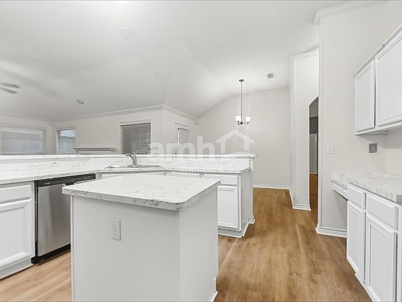 4th image of 4709 Shadow Crest Dr